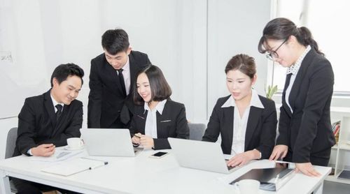 房地產經紀如何贏得更多客戶 從專業到信賴的全攻略